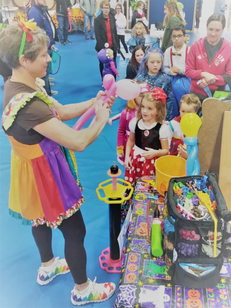 Festive Balloons Live Balloon Animal Twisting for kids and parties in Wisconsin 3